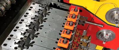 الفرق بين ماكينات تشكيل البراغي وماكينات تشكيل الأجزاء